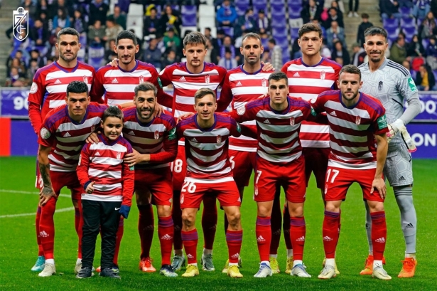 Once inicial que presentó Paco López sobre el verde del `Carlos Tartiere` (GCF)