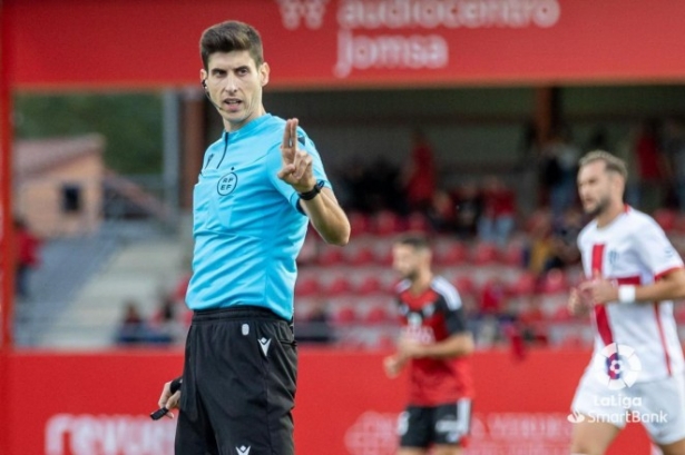 Busquets Ferrer dirigirá el primer partido del Granada en 2023 (LALIGA) Busquets Ferrer dirigirá el primer partido del Granada en 2023 (LALIGA)