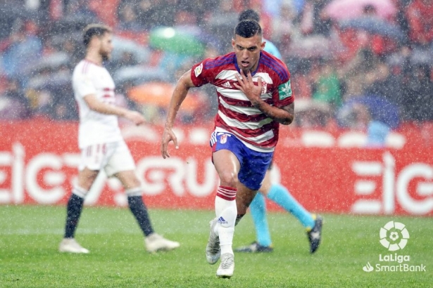 Uzuni celebra su gol ante el Cartagena (LALIGA) Uzuni celebra su gol ante el Cartagena (LALIGA)
