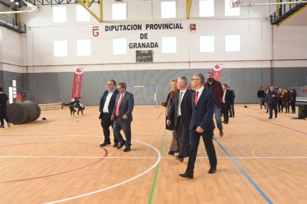 Visita al Pabellón de la Ciudad Deportiva de Diputación (L. ARMAS /DIPGRA) Visita al Pabellón de la Ciudad Deportiva de Diputación (L. ARMAS /DIPGRA)