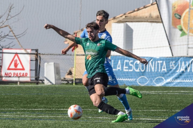 El CD Huétor Vega mereció un mejor resultado (JOSÉ M. BALDOMERO) 