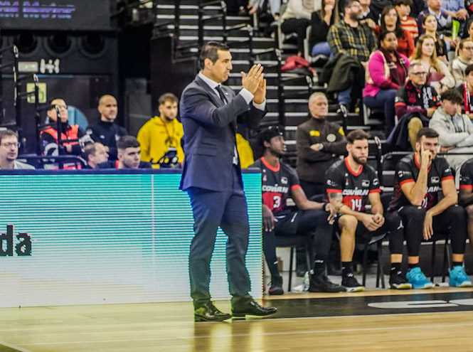 Pablo Pin durante el partido (JOSÉ VELASCO) 