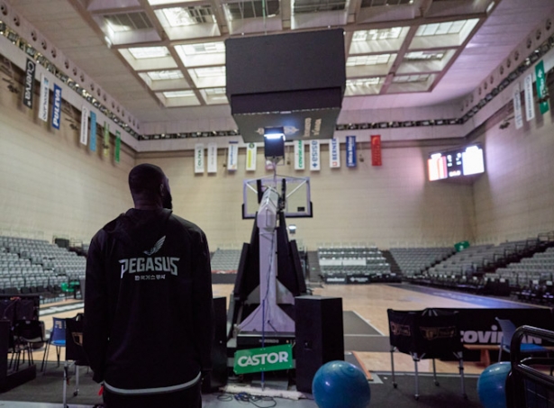 Youssou Ndoye en el Palacio de los Deportes (FERMÍN RODRÍGUEZ/ FUNDACIÓN CB GRANADA)