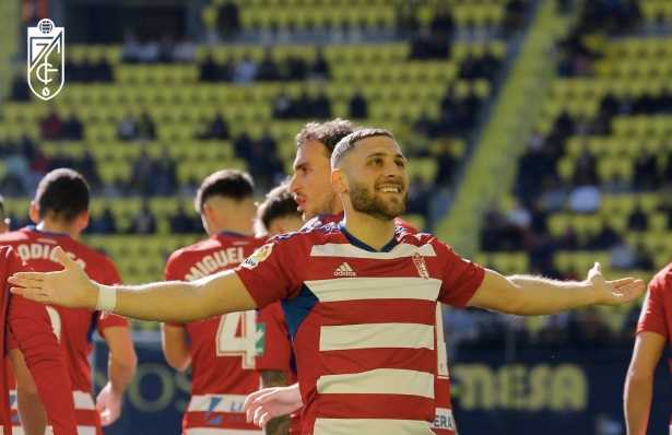 Weissman celebra su primer gol con la elástica nazarí, a los cuatro minutos de comenzar el duelo en Villarreal (PEPE VILLOSLADA / GCF) Weissman celebra su primer gol con la elástica nazarí, a los cuatro minutos de comenzar el duelo en Villarreal (PEPE VILLOSLADA / GCF)
