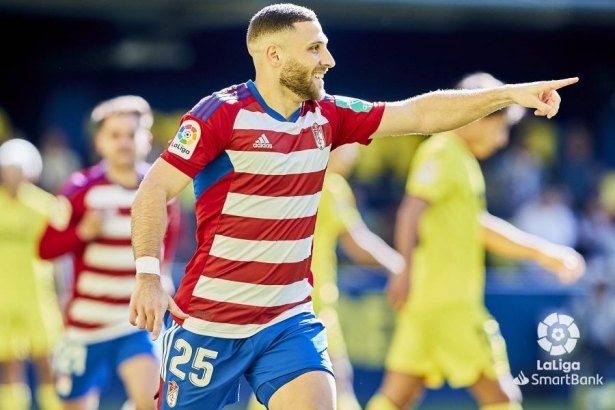 Weissman celebra su gol ante el Villarreal B (LALIGA) Weissman celebra su gol ante el Villarreal B (LALIGA)