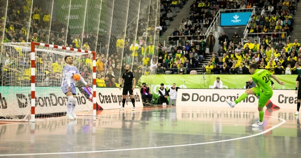 Espindola detiene uno de los penaltis lanzados por Palma (RFEF) Espindola detiene uno de los penaltis lanzados por Palma (RFEF)