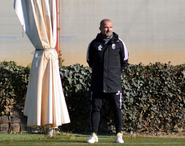 Paco López, en un entrenamiento en la Ciudad Deportiva (JAVIER PALMA) Paco López, en un entrenamiento en la Ciudad Deportiva (JAVIER PALMA)