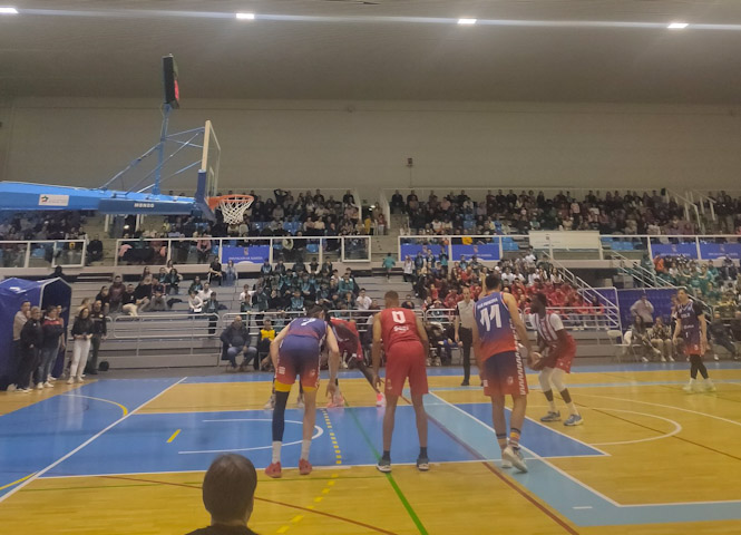 Tu Súper CB La Zubia venció al líder (CB LA ZUBIA) 