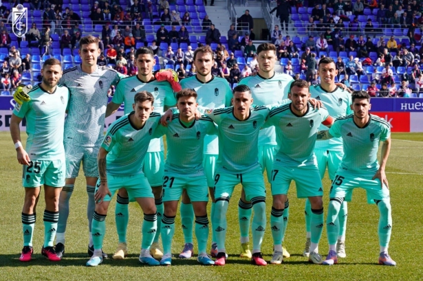 Once inicial del Granada en `El Alcoraz` (PEPE VILLOSLADA / GCF)