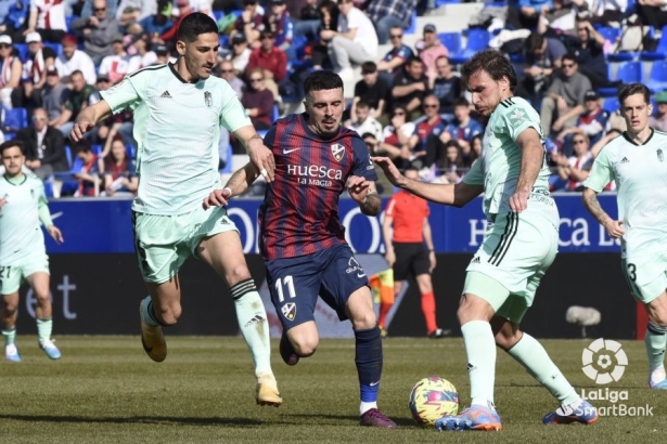 Bodiger, en un lance del duelo en Huesca (LALIGA) Bodiger, en un lance del duelo en Huesca (LALIGA)