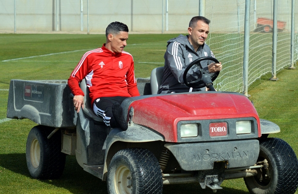Callejón abandona el entrenamiento lesionado (JAVIER PALMA) Callejón abandona el entrenamiento lesionado (JAVIER PALMA)