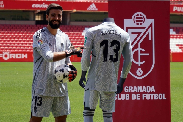 André Ferreira, en su presentación con el Granada (JOSÉ VELASCO) André Ferreira, en su presentación con el Granada (JOSÉ VELASCO)