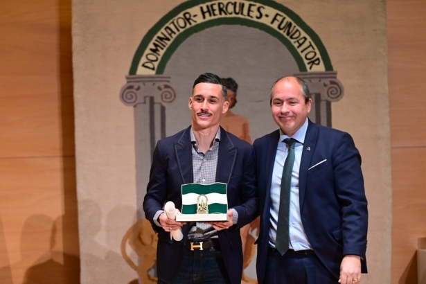 José Callejón recibe la Bandera de Andalucía al Deporte (JUNTA ANDALUCÍA) José Callejón recibe la Bandera de Andalucía al Deporte (JUNTA ANDALUCÍA)
