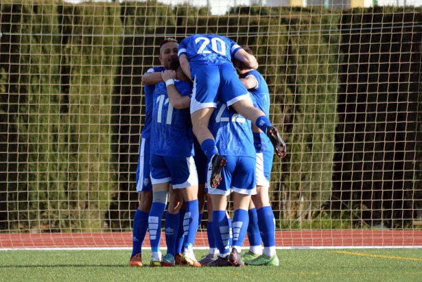 La UD Maracena celebra su gol (J. PALMA)