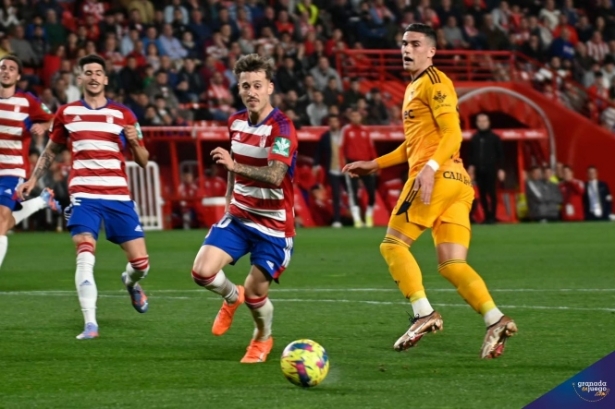 Ricard Sánchez volvió a la titularidad (JOSÉ M. BALDOMERO) Ricard Sánchez volvió a la titularidad (JOSÉ M. BALDOMERO)
