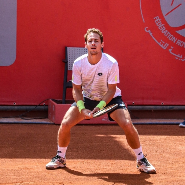Roberto Carballés durante la final (ATP TOUR) Roberto Carballés durante la final (ATP TOUR)