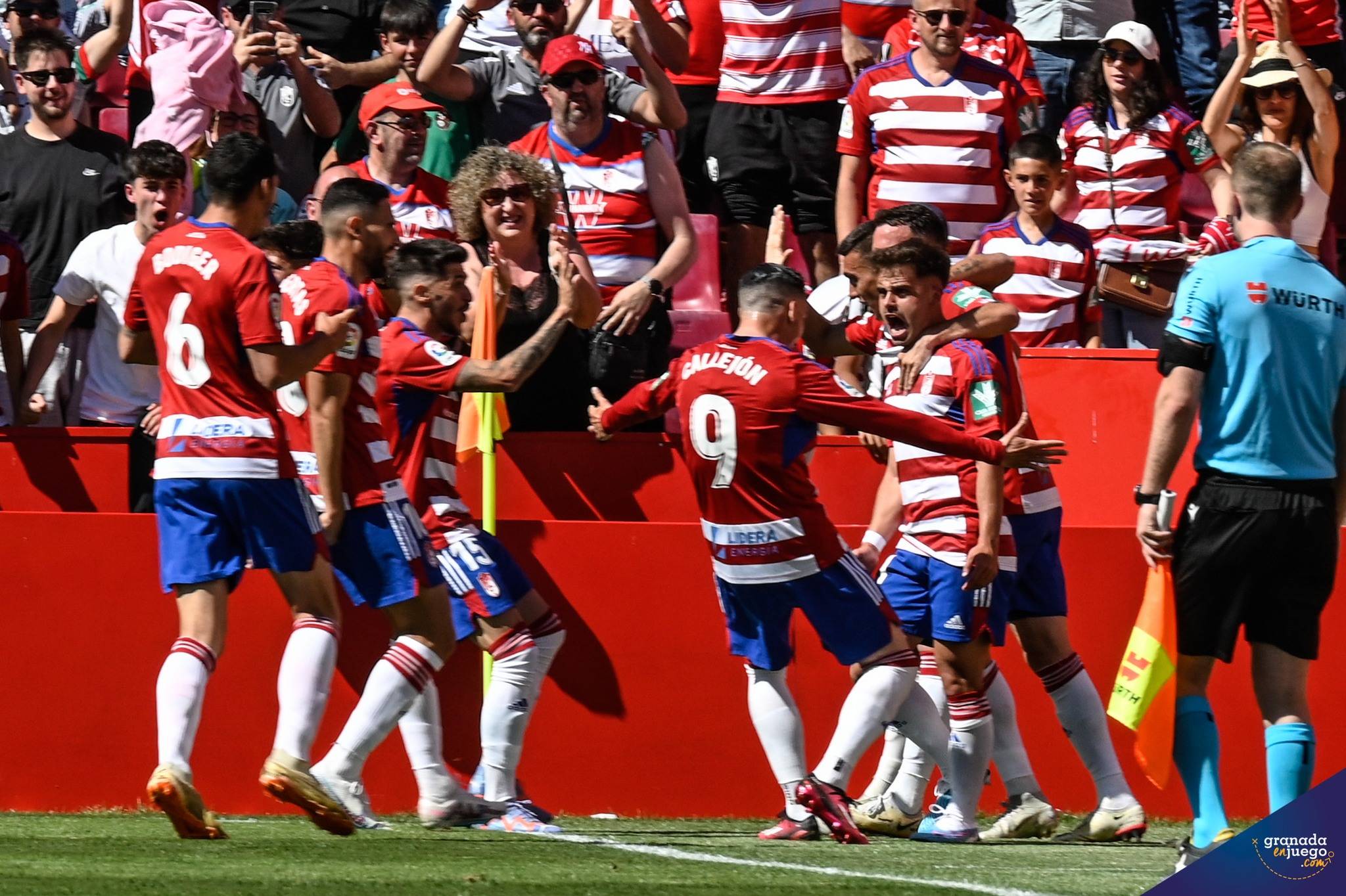 El equipo celebra el tanto de Melendo (BALDOMERO)