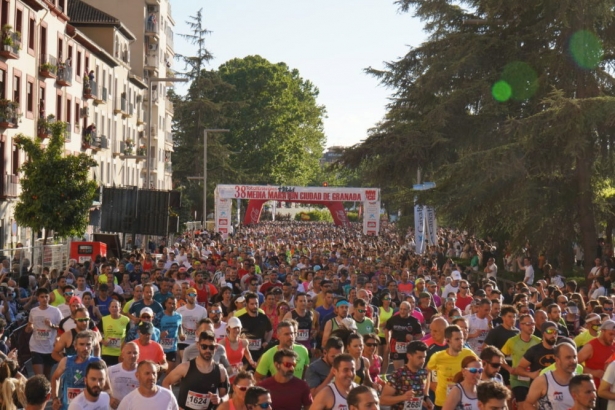 Edición anterior de la Media Maratón (AYUNTAMIENTO DE GRANADA) Edición anterior de la Media Maratón (AYUNTAMIENTO DE GRANADA)
