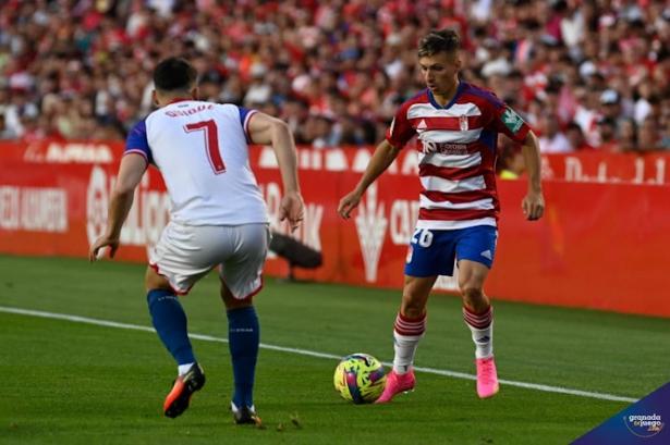Brian Zaragoza fue el más destacado del Granada CF (JOSÉ M. BALDOMERO) Brian Zaragoza fue el más destacado del Granada CF (JOSÉ M. BALDOMERO)
