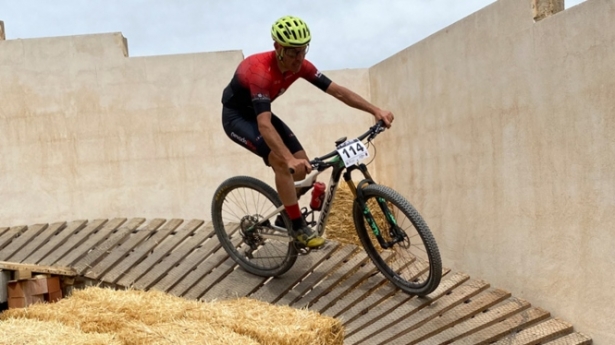 Un ciclista durante la prueba (FAC( Un ciclista durante la prueba (FAC(