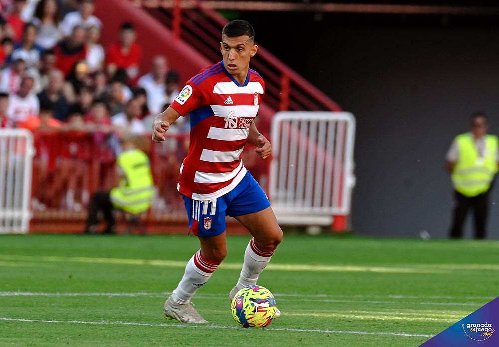 Uzuni en un momento del encuentro ante la SD Eibar (JOSÉ M. BALDOMERO)