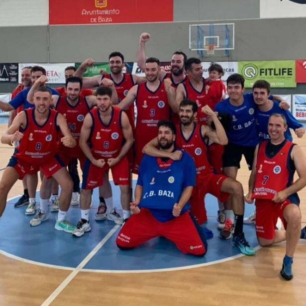 El Multiópticas Baza celebra el ascenso (CB BAZA) El Multiópticas Baza celebra el ascenso (CB BAZA)