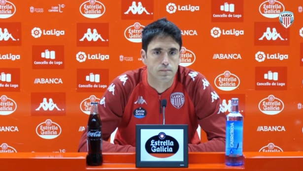Íñigo Vélez, en rueda de prensa Íñigo Vélez, en rueda de prensa
