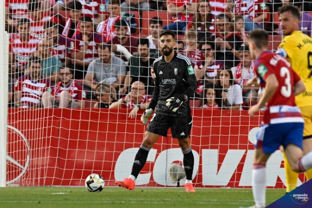 El Granada CF tiene dos porteros de garantías (JOSÉ M. BALDOMERO) El Granada CF tiene dos porteros de garantías (JOSÉ M. BALDOMERO)