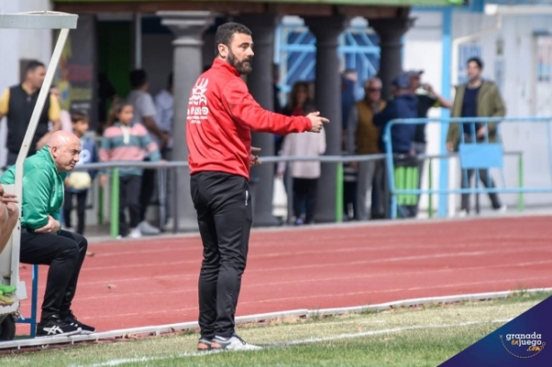 Manuel Moreno `Rizos` durante un partido de esta temporada (JOSÉ M. BALDOMERO) Manuel Moreno `Rizos` durante un partido de esta temporada (JOSÉ M. BALDOMERO)