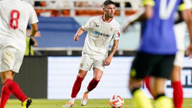 Carmona puede ofrecer polivalencia (SEVILLAFC) Carmona puede ofrecer polivalencia (SEVILLAFC)