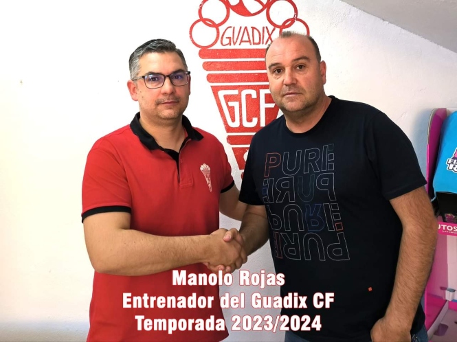 Manolo Rojas junto al presidente del Guadix CF, Eduardo Salmerón (GUADIX CF) 