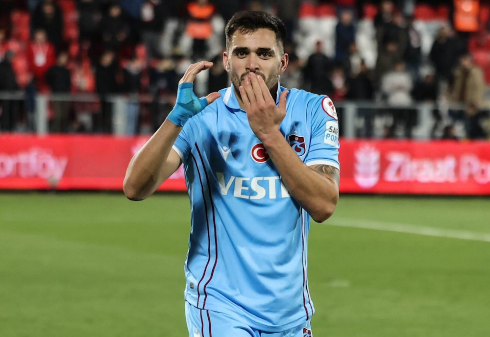 Maxi Gómez es candidato a ser el 9 del Granada CF (@TRABZONSPOR)