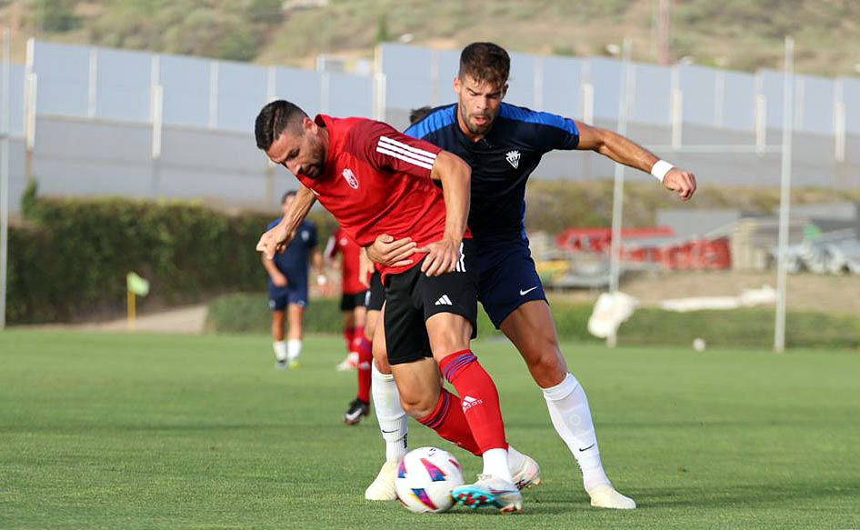Antonio Puertas, que marcó dos goles, fue uno de los protagonistas del encuentro (JOSÉ ANDRÉS FERNÁNDEZ)
