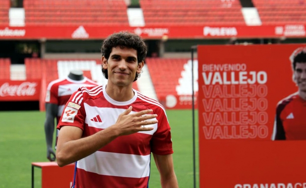 Jesús Vallejo en su presentación como jugador del Granada CF (JOSÉ ANDRÉS FERNÁNDEZ) Jesús Vallejo en su presentación como jugador del Granada CF (JOSÉ ANDRÉS FERNÁNDEZ)