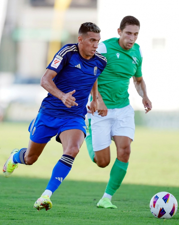 Uzuni se marcha por velocidad (GRANADA CF)