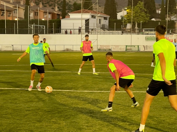 El CD Huétor Vega ha iniciado la pretemporada (CD HUÉTOR VEGA)