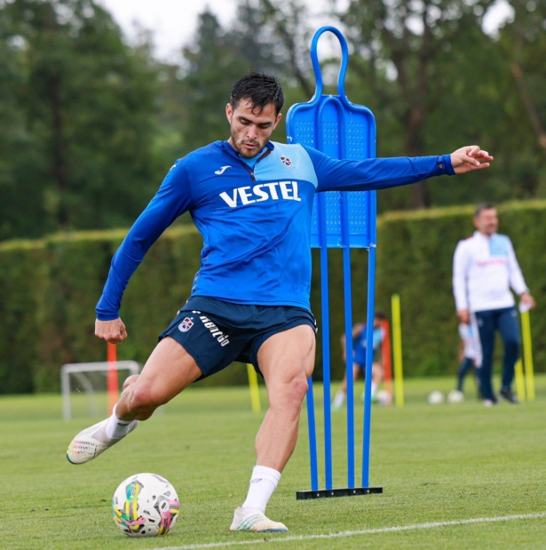 Maxi Gómez durante un entrenamiento con el Trabzonspor (TRABZONSPOR) Maxi Gómez durante un entrenamiento con el Trabzonspor (TRABZONSPOR)