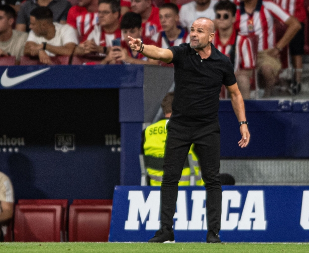 Paco López durante un momento del encuentro ante el Atlético de Madrid (LOF) Paco López durante un momento del encuentro ante el Atlético de Madrid (LOF)