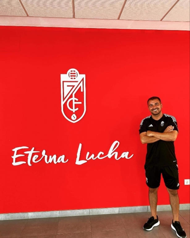 Leo Fernández dirigirá al juvenil B del Granada CF (GRANADA CF) Leo Fernández dirigirá al juvenil B del Granada CF (GRANADA CF)