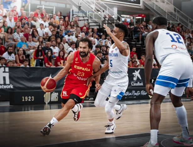 Sergio Llull penetra a canasta (DAVID TORRES) Sergio Llull penetra a canasta (DAVID TORRES)