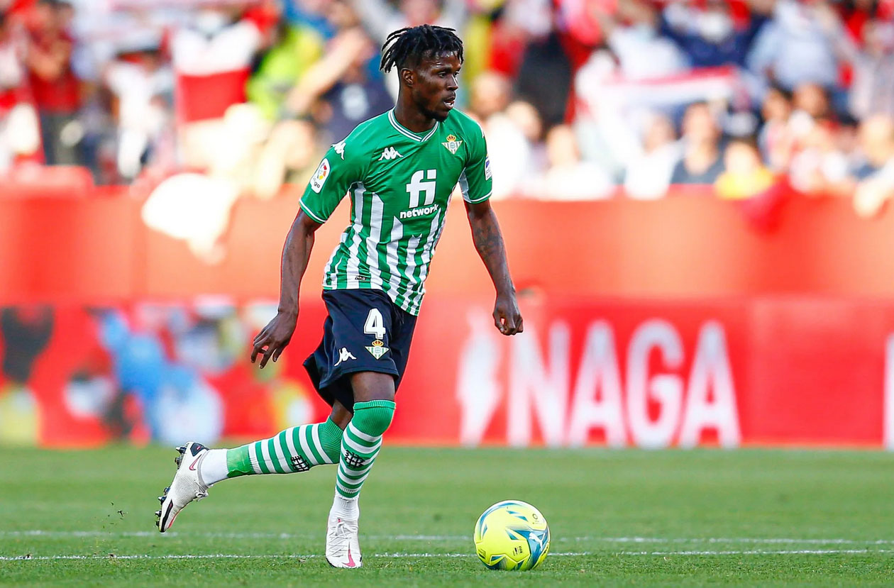 Paul Akouokou, descarte de Pellegrini en el Betis, está cerca del Granada CF