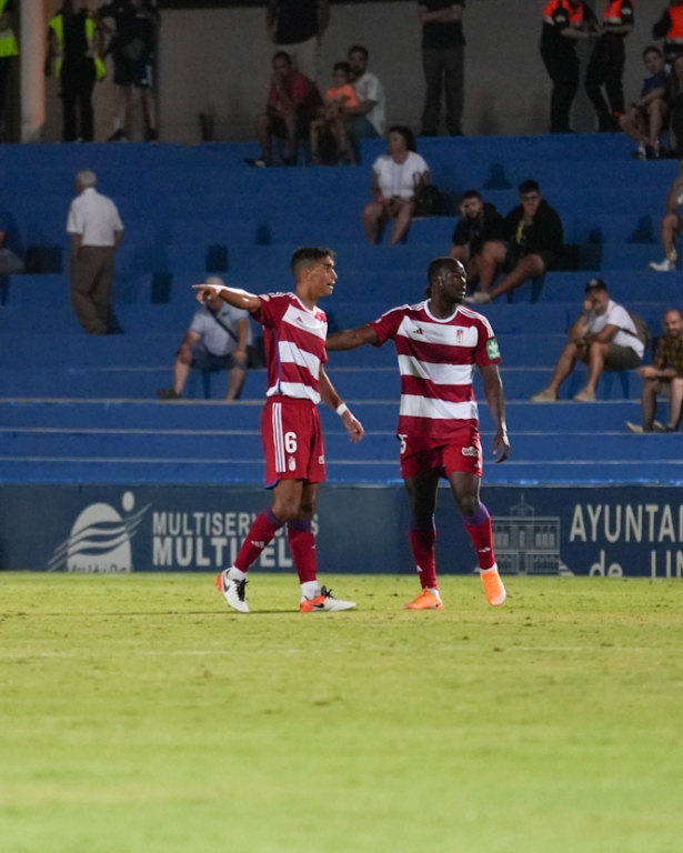 El Recreativo quiere estrenarse en liga (GRANADA CF) El Recreativo quiere estrenarse en liga (GRANADA CF)