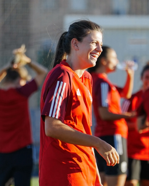 El Granada Femenino prepara con una sonrisa la Copa de la Reina (GRANADA CF FEMENINO) El Granada Femenino prepara con una sonrisa la Copa de la Reina (GRANADA CF FEMENINO)