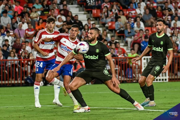 El Granada CF perdió con el Girona (JOSÉ M. BALDOMERO) El Granada CF perdió con el Girona (JOSÉ M. BALDOMERO)