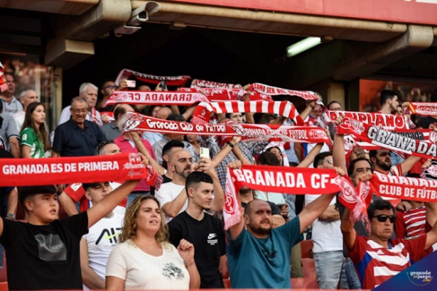 Afición del Granada CF (JOSÉ M. BALDOMERO)