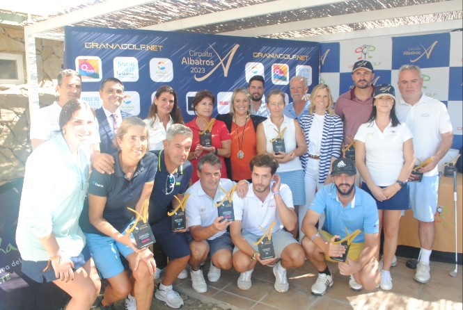 Foto de familia de los ganadores (GRANAGOLF) 
