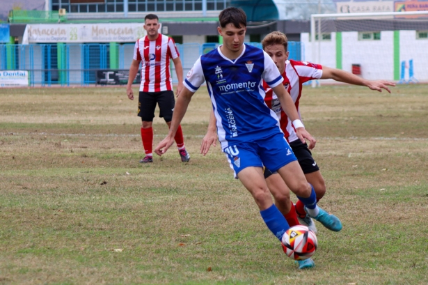 La UD Maracena recibe este domingo al Juventud de Torremolinos (J. PALMA) La UD Maracena recibe este domingo al Juventud de Torremolinos (J. PALMA)