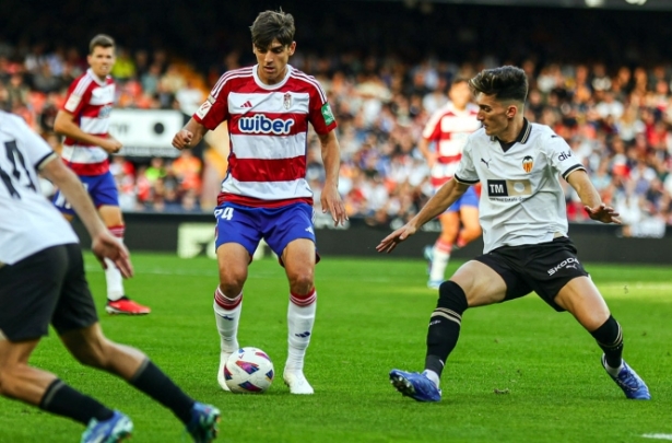 Gonzalo Villar fue el jugador mas destacado del Granada CF (LOF) Gonzalo Villar fue el jugador mas destacado del Granada CF (LOF)
