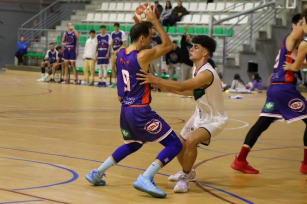 Imagen del partido de Tu Súper CB La Zubia (CRISTIAN FERNÁNDEZ) Imagen del partido de Tu Súper CB La Zubia (CRISTIAN FERNÁNDEZ)