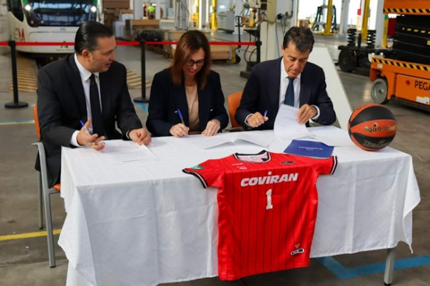 Firma del convenio (CRISTIAN FERNÁNDEZ)